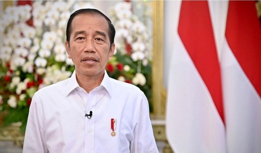 Presiden Jokowi sampaika bahwa sepak bola Indonesia tidak akan disanksi FIFA saat penyataan Pers di Istana Merdeka. Foto/Muklis Jr