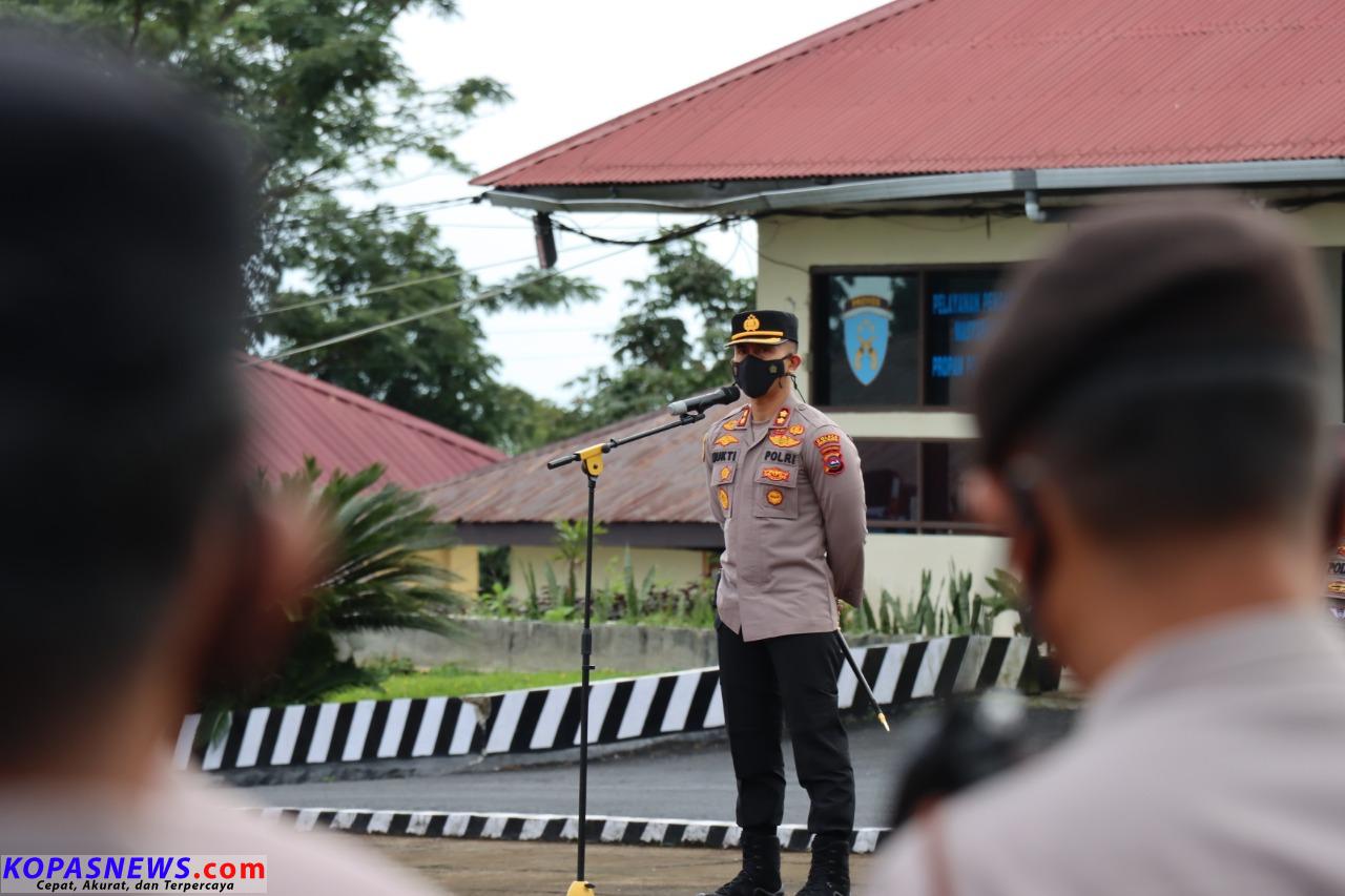 Kapolres Solok Selatan AKBP Arief Mukti Surya Adhi Sabhara ultimatum jajarannya agar sense of crisis serta mampu mengembalikan kepercayaan masyarakat kepada Polri, Senin (17/10) di Mako Polres Solsel
