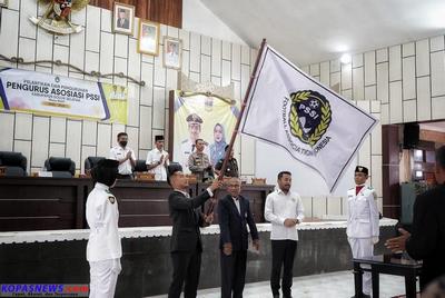 Ketua Askab PSSI Solok Selatan Iqbal saat dikukuhkan oleh PSSI Provinsi Sumatera Barat pada Agustus 2022 lalu di Aula Sarantau Sasurambi