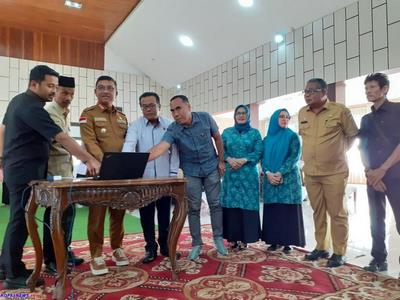Bawaslu dan Pemkab Solok Selatan launching posko pengawalan hak pilih masyarakat secara online di Auala Sarantau Sasurambi Kantor Bupati Solsel