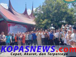 Parpol Ikrarkan Isi Deklarasi Pemilu Partisipatif di Kawasan Kampung Adat Terpopuler di Indonesia